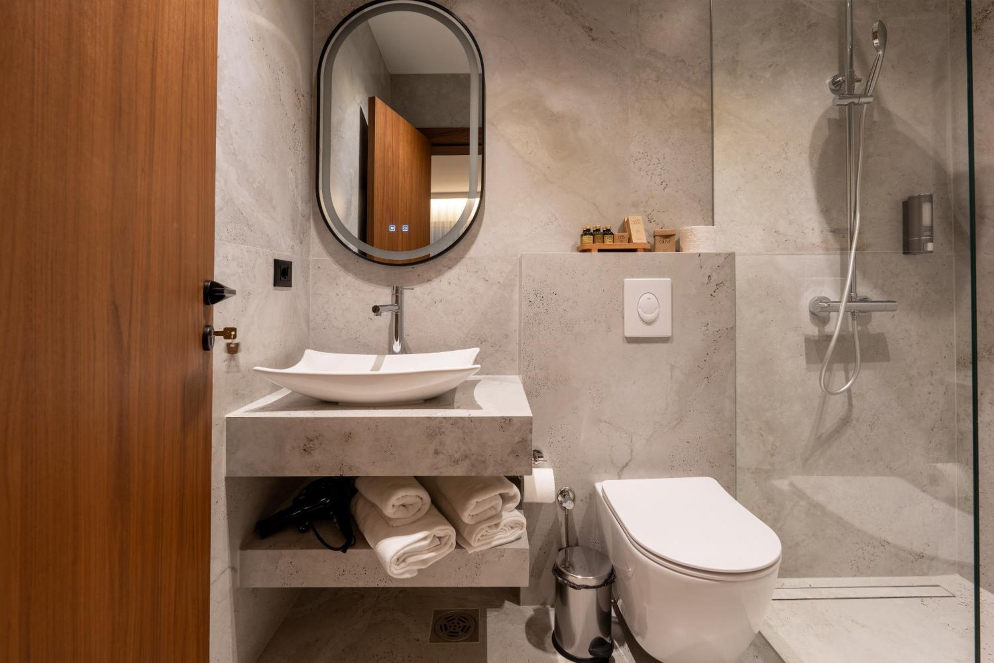 Ruby Hotel Prishtina Prishtinë Ngoại thất bức ảnh