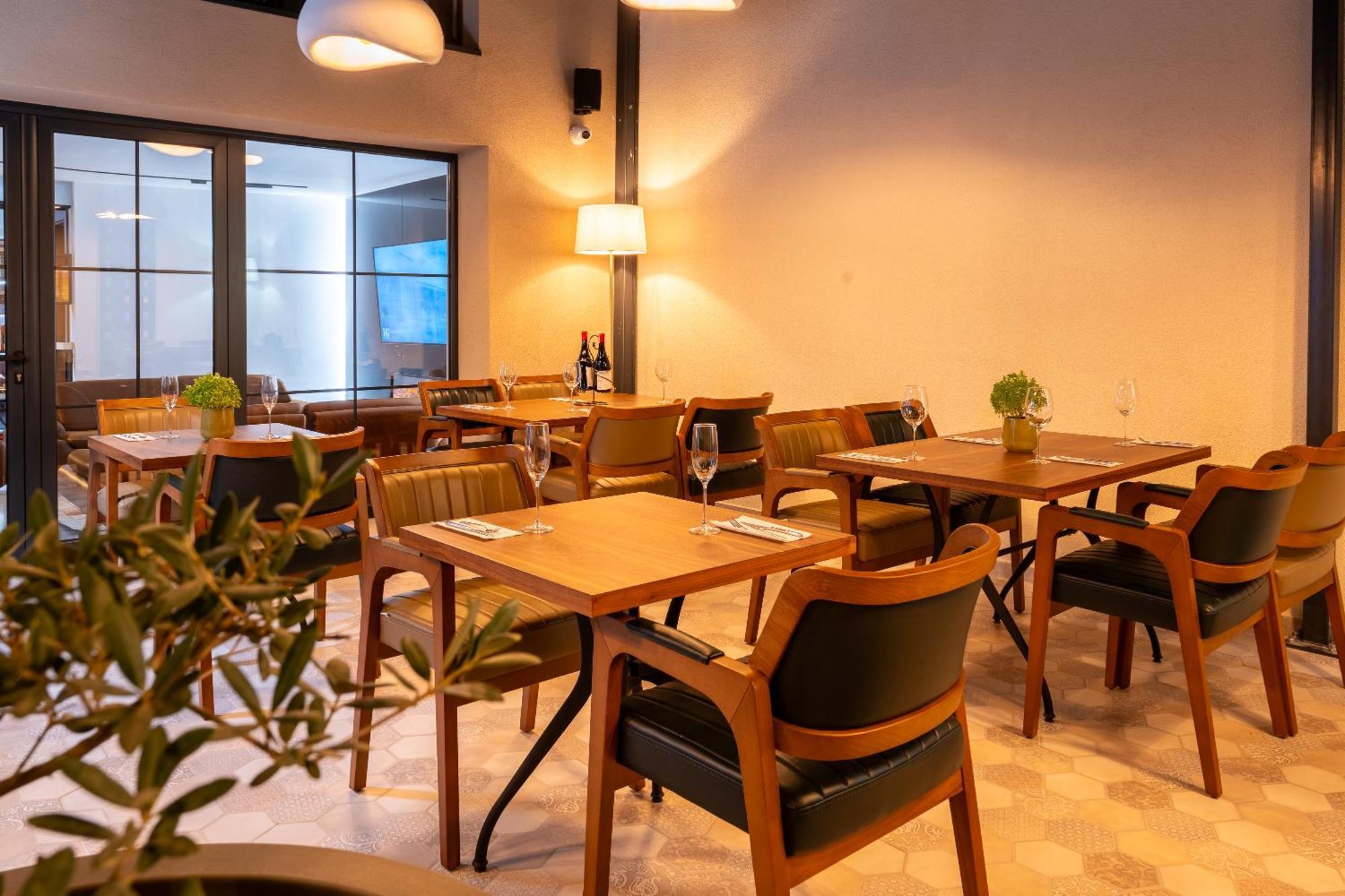 Ruby Hotel Prishtina Prishtinë Ngoại thất bức ảnh